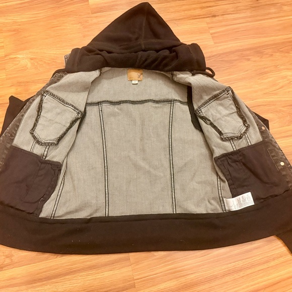 SOLD - Picture 2 of 8